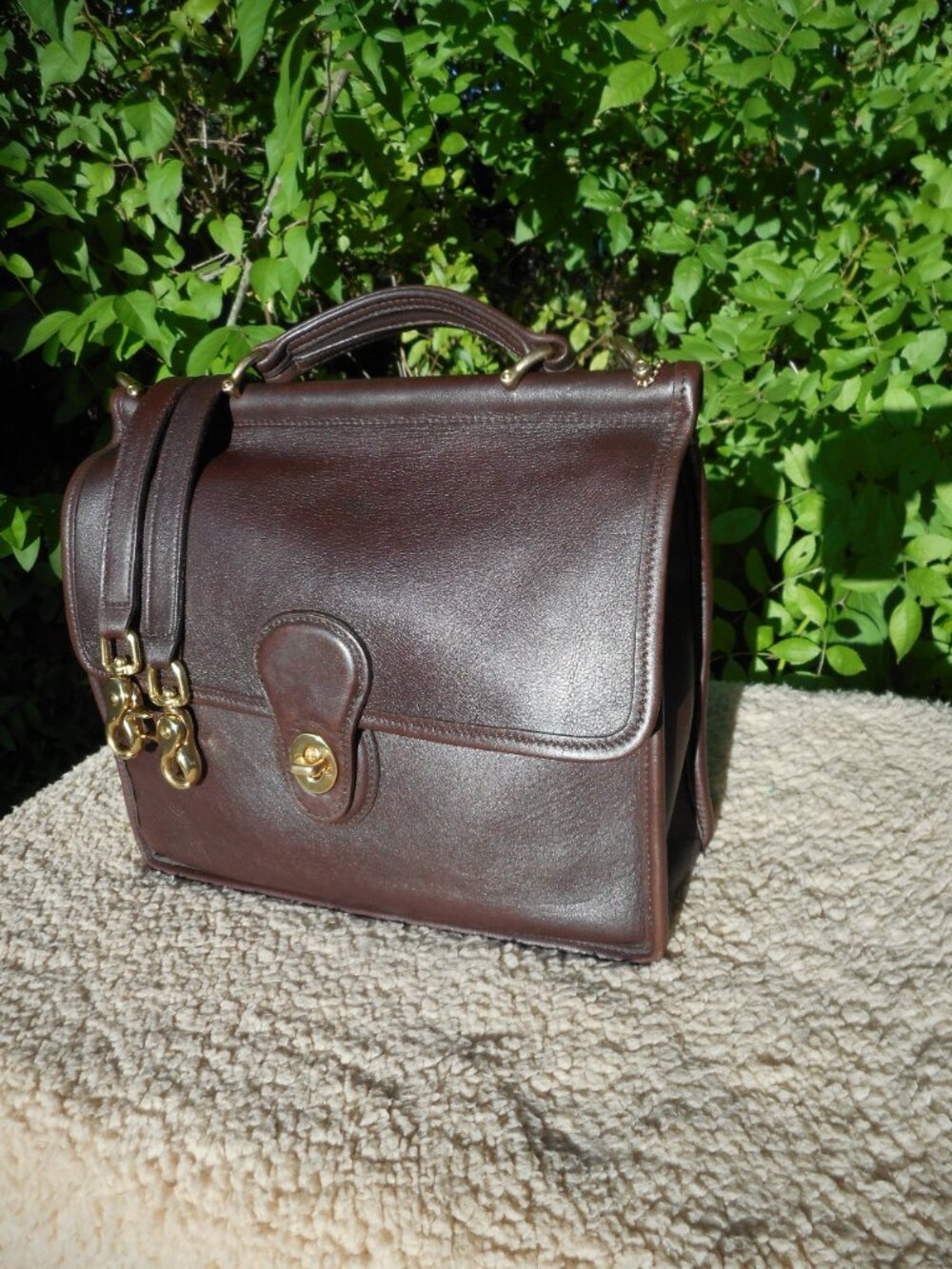 Vintage Coach Willis Bag 9927, in Mahogany EUC - Picture 2 of 13